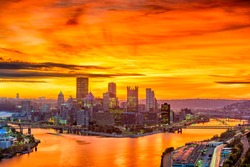 Pittsburgh, Pennsylvania, USA skyline at dawn.