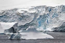 Cruising in Antarctica - Antarctic Peninsula - Palmer Archipelago. Neumayer Channel. Global warming - Fairytale landscape