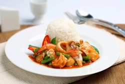 Stir-fried seafood with chili paste