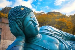 Nanzoin Temple in Fukuoka is home to a huge statue of the Reclining Buddha (Nehanzo) which claims to be the largest bronze statue in the world.