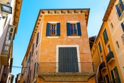 House with large balcony in old town . Residential district in Palma de Mallorca 
