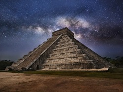 Mayan pyramid of Kukulcan El Castillo in Chichen-Itza (Chichen Itza), Mexico  at Night