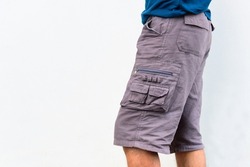 
short cargo pants for the man