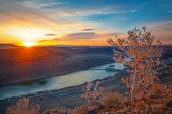 beautiful sunset over the snake river in idaho