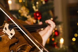 violin with christmas tree