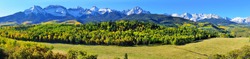 wide panoramic view of the alpine scenery of Colorado during foliage season