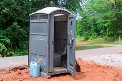Construction site portable restrooms for workers with outdoor transportable toilet