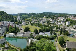 
Panoramic view of the city of Lourdes and the sanctuary in the distance
