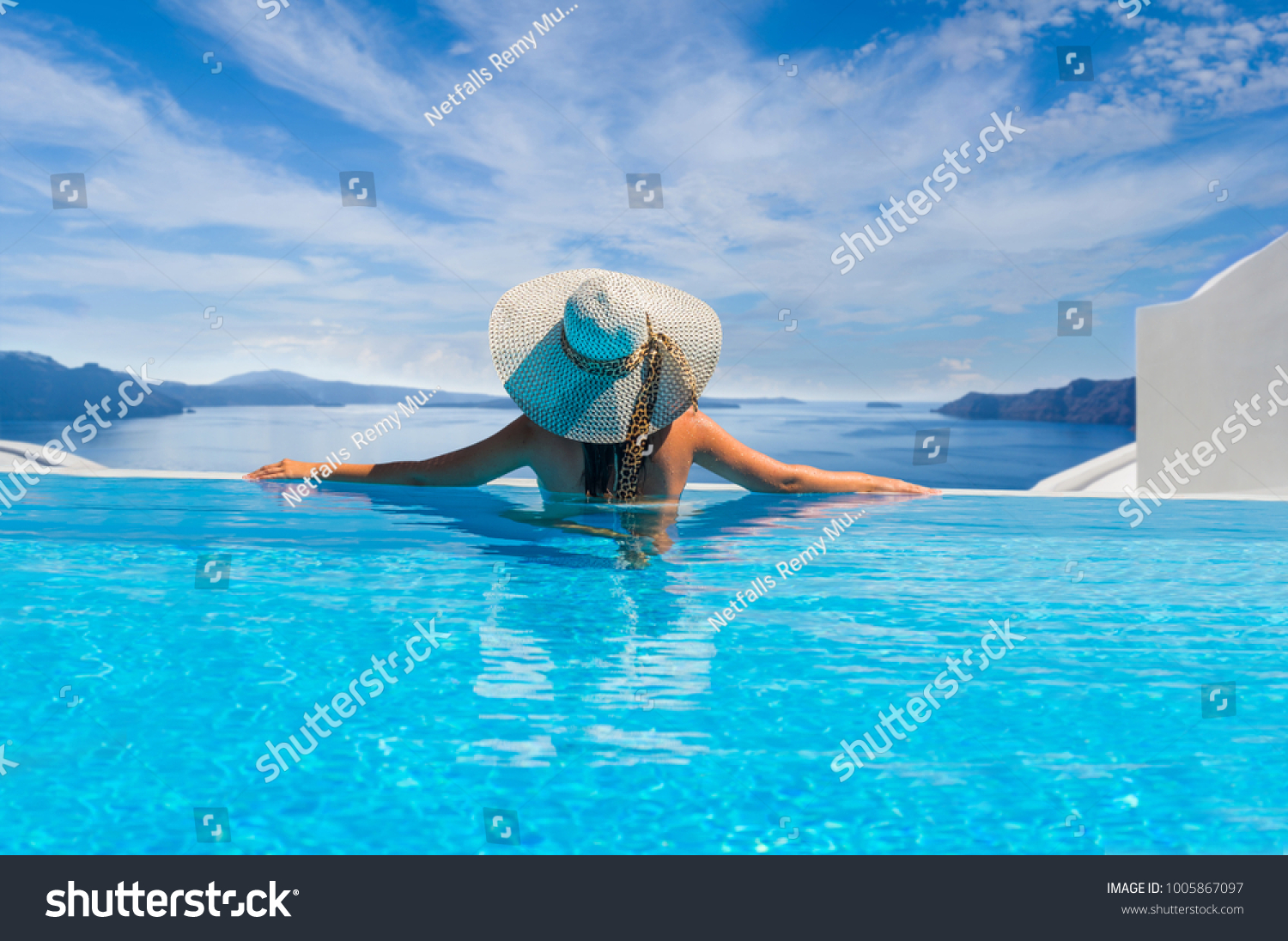 955 Infinity Pool Santorini Images, Stock Photos & Vectors | Shutterstock