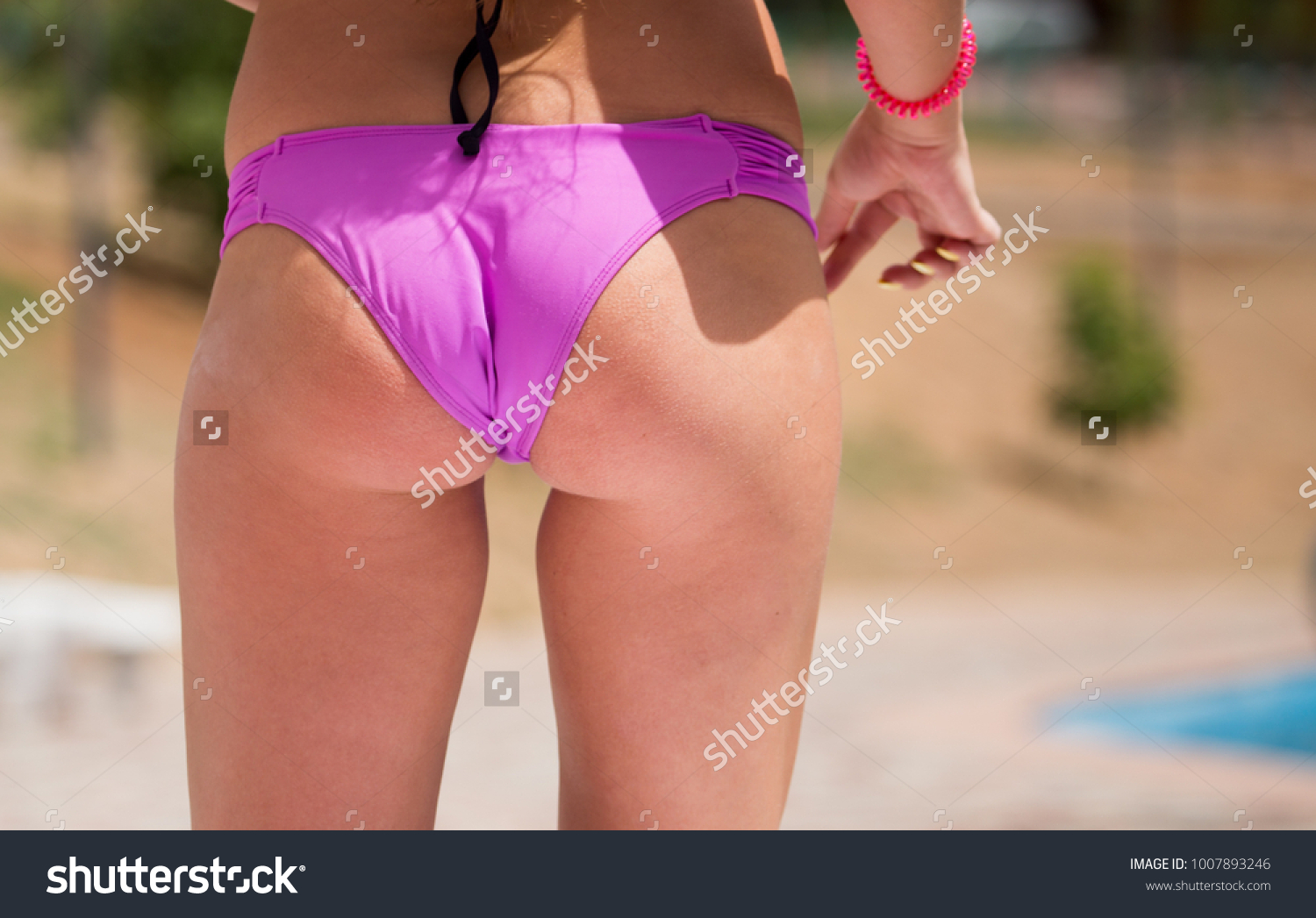 Girls Ass In Bikini
