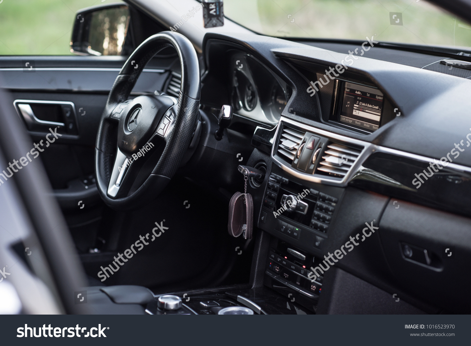 4 Accessories De Carros Images, Stock Photos & Vectors | Shutterstock