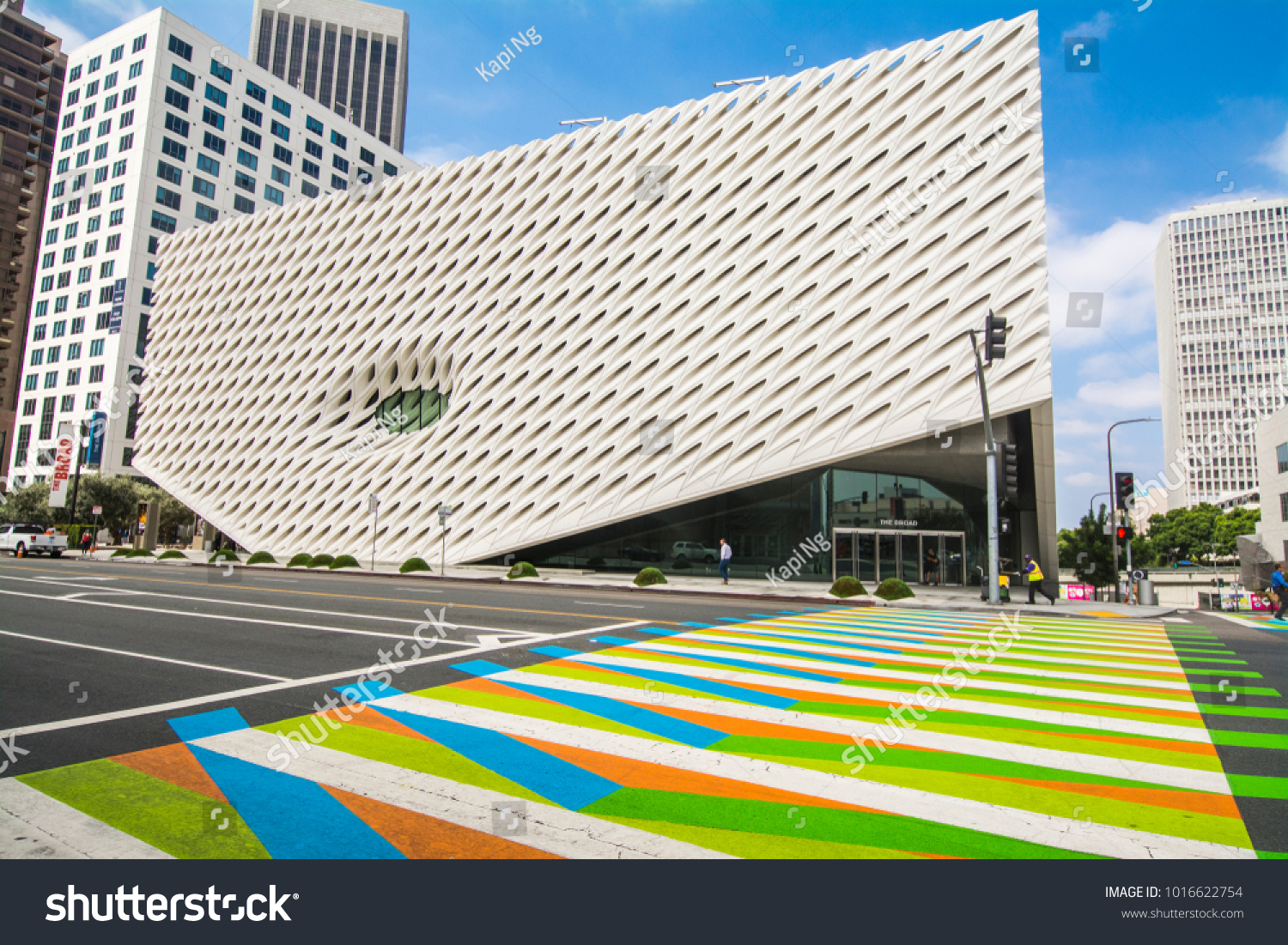 Музей современного искусства лос анджелес. The broad Museum Лос-Анджелес. The broad Лос Анджелес Архитектор. Музей современного искусства в Лос-Анджелесе.