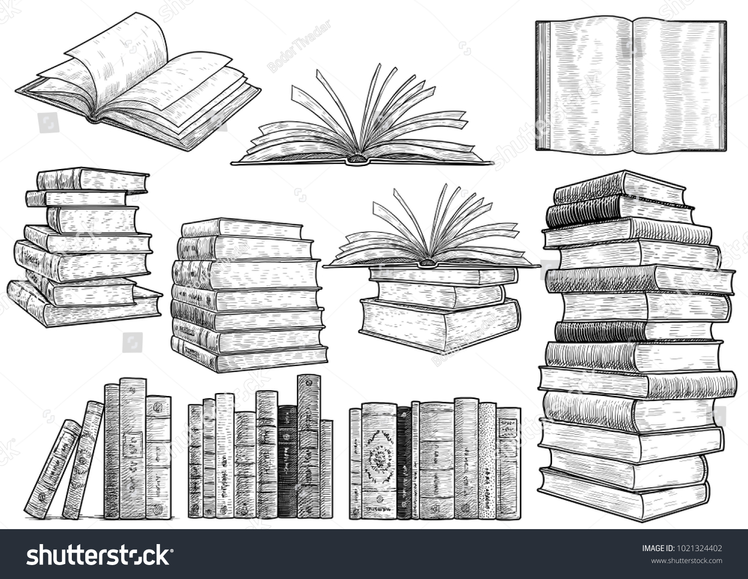 Стопка старинных книг