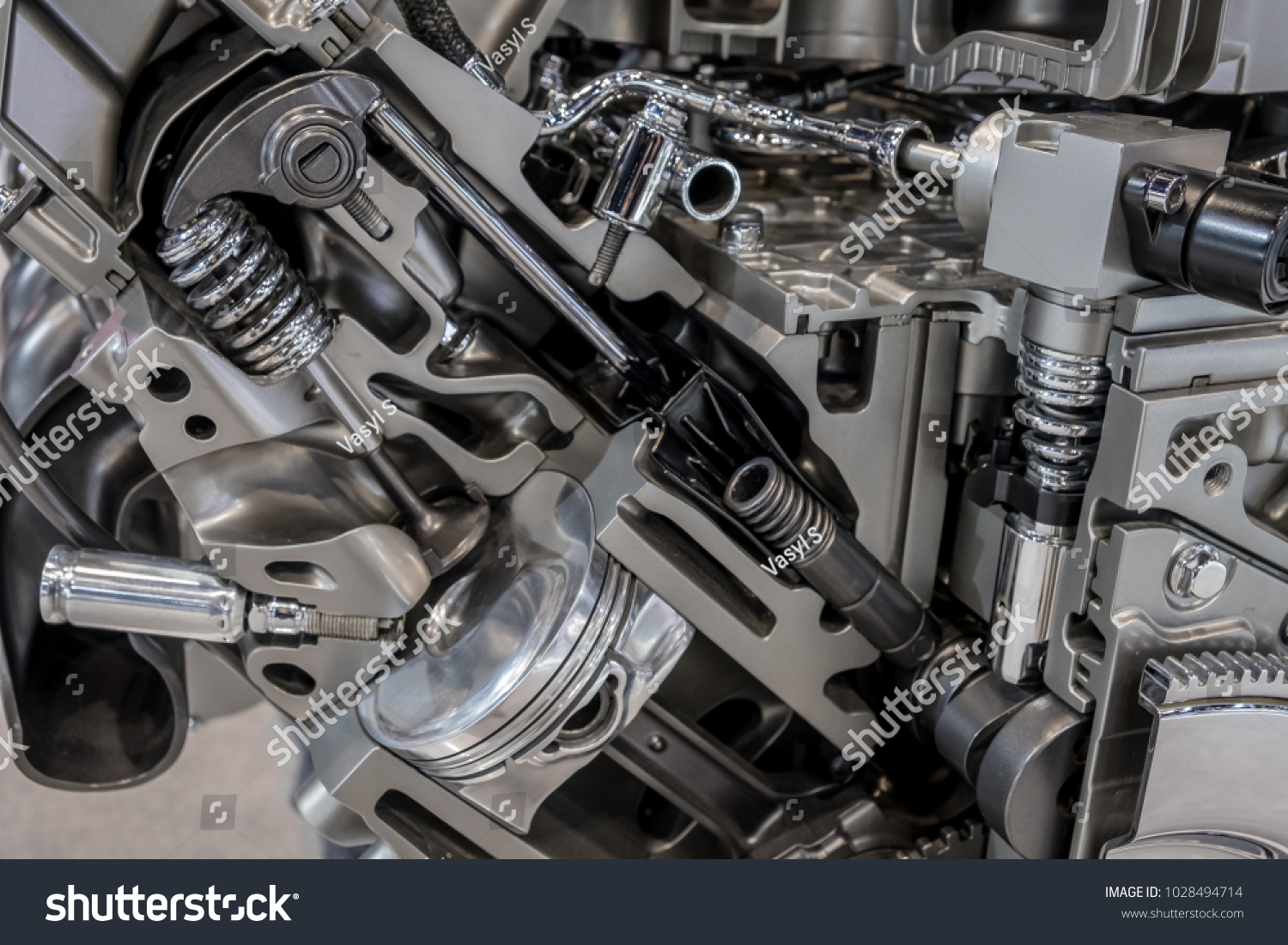 Engine Cylinder Cutaway View Stock Photo 1028494714 | Shutterstock