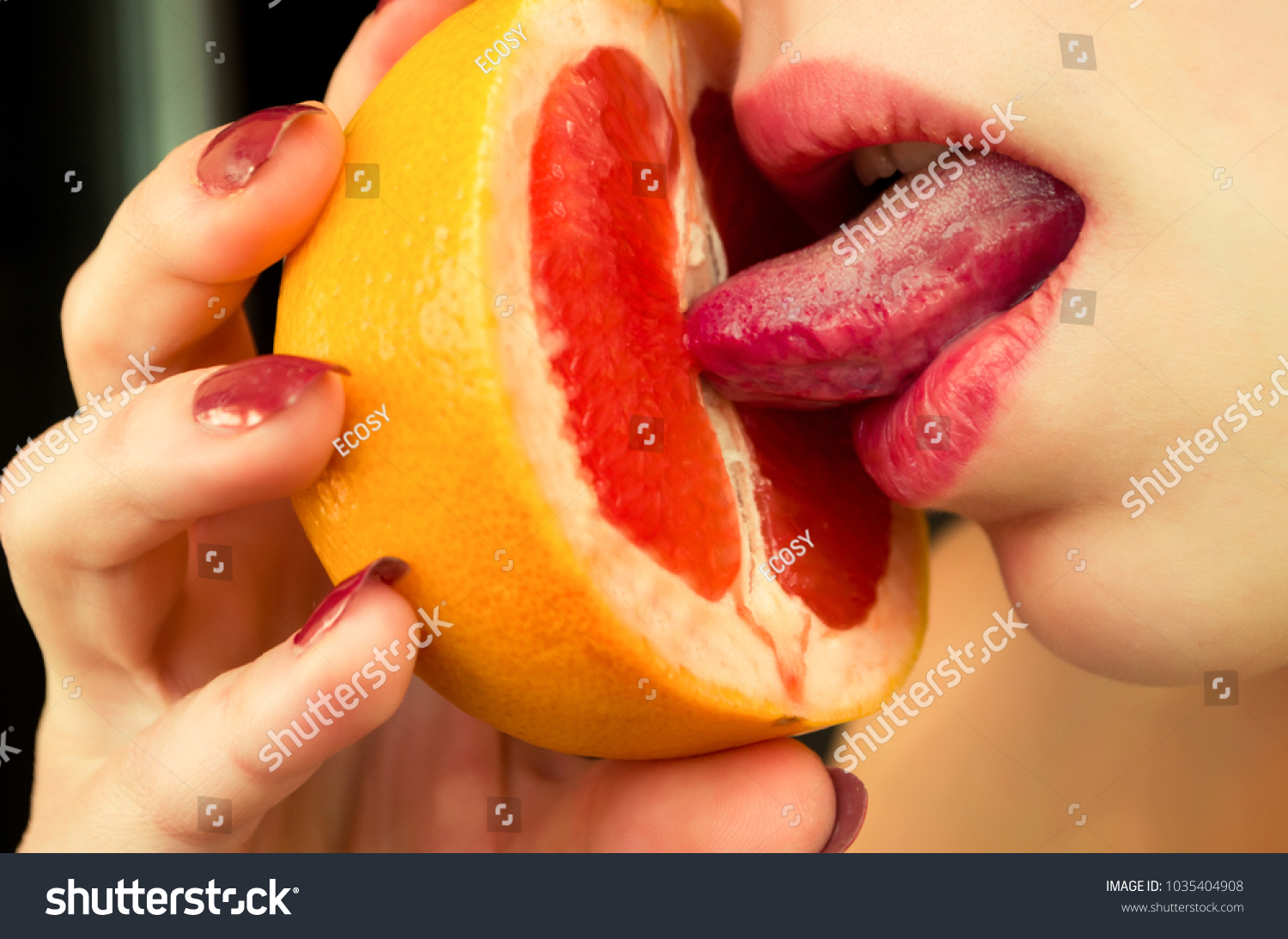Пальцы в апельсине