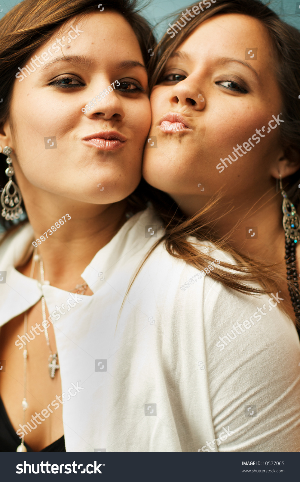 Stevens Sisters Kissing