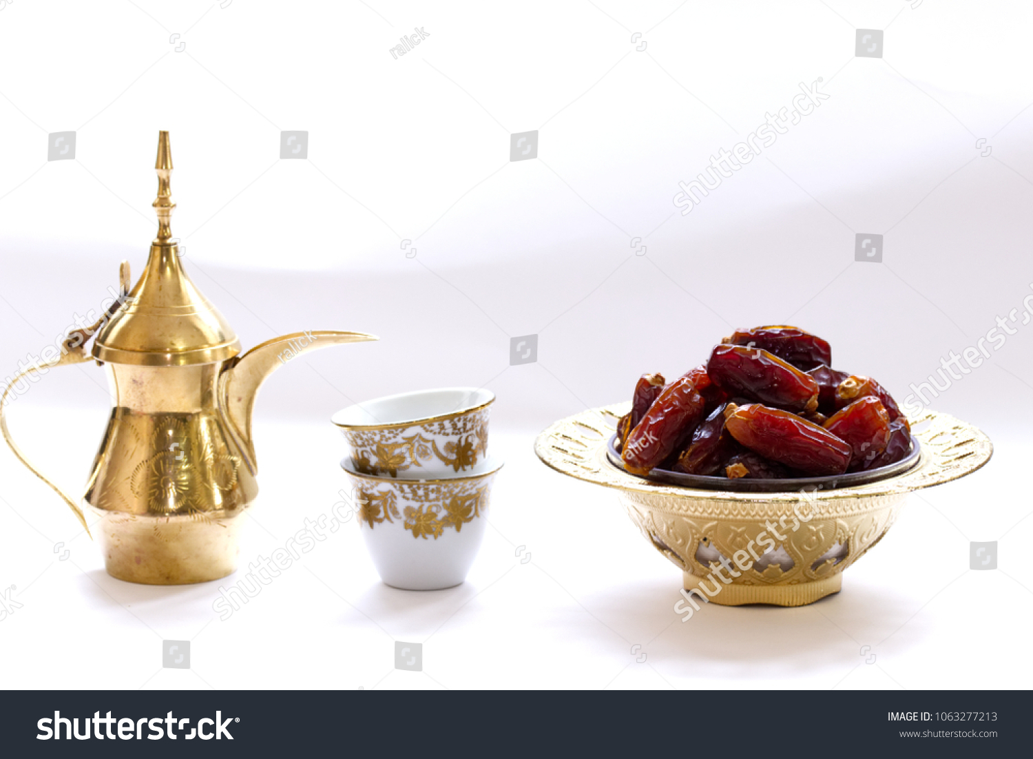 Arabic Traditional Dishes Pots Dates Fruits Stock Photo 1063277213 ...