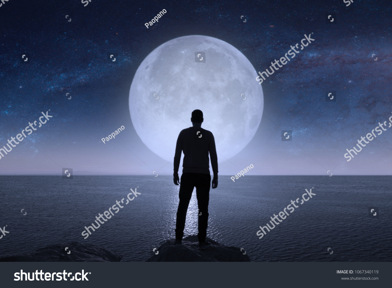 Луна мужчины в трине