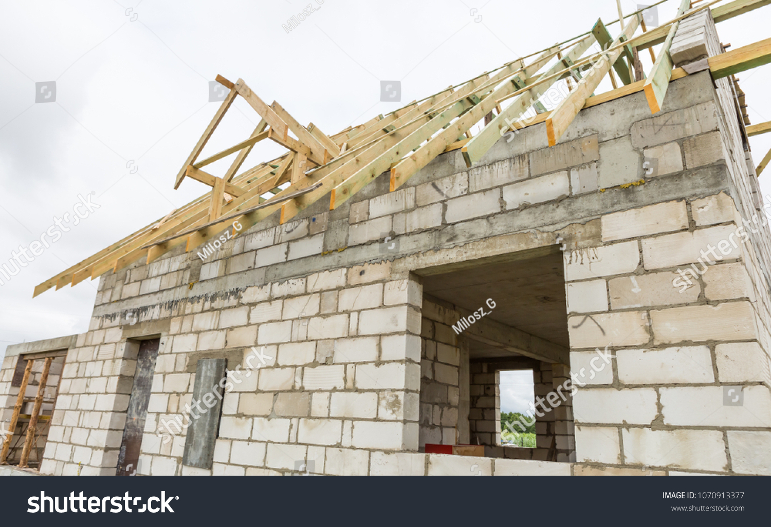 Unfinished House Countryside Part House Wooden Stock Photo 1070913377 | Shutterstock