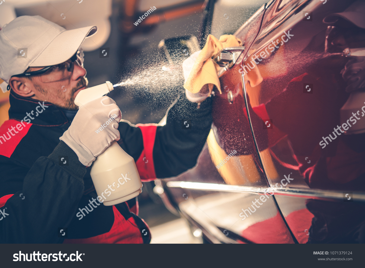 Cleaning American Classic Car Washing Detailing Stock Photo 1071379124