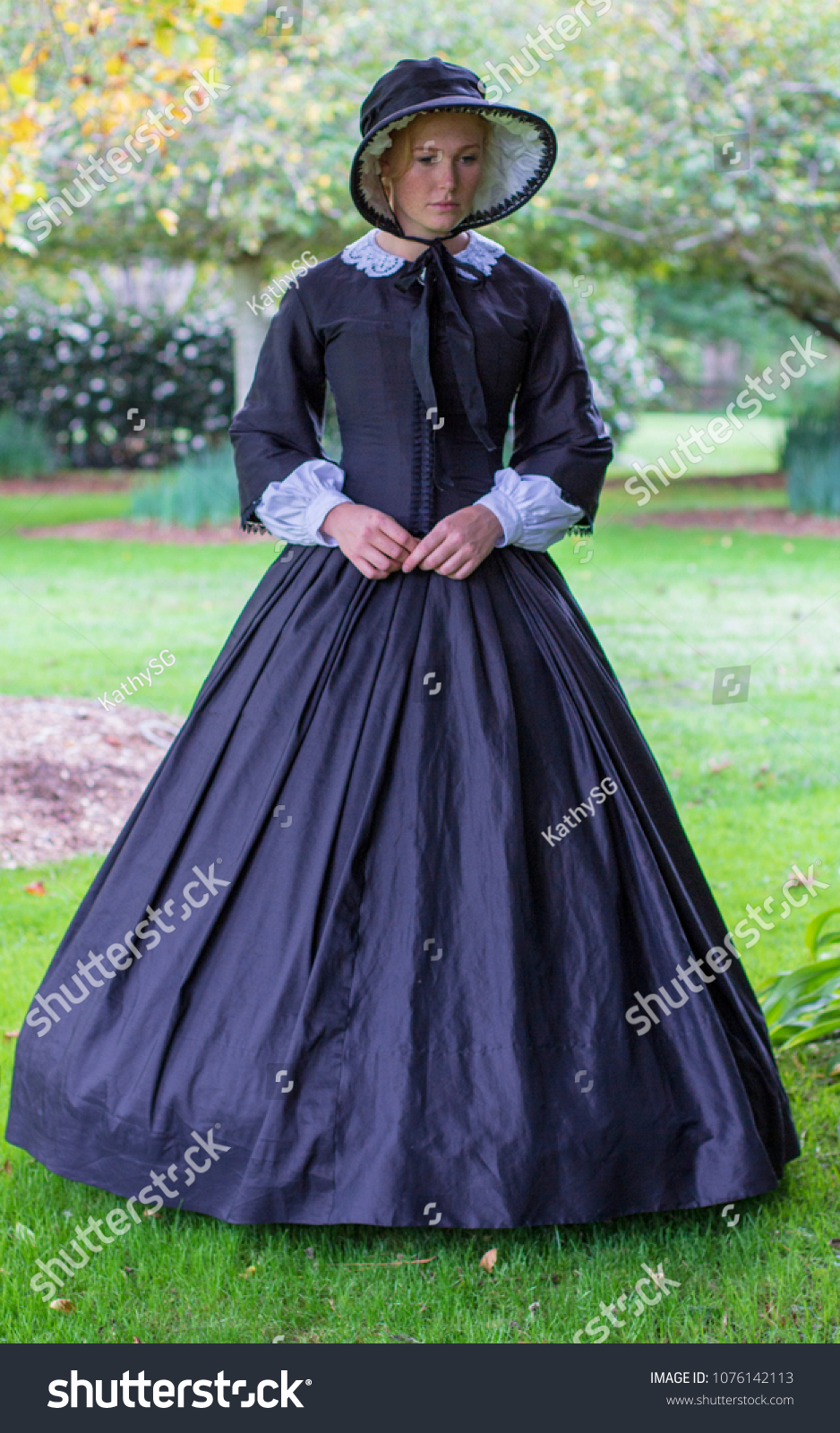 victorian ladies bonnet