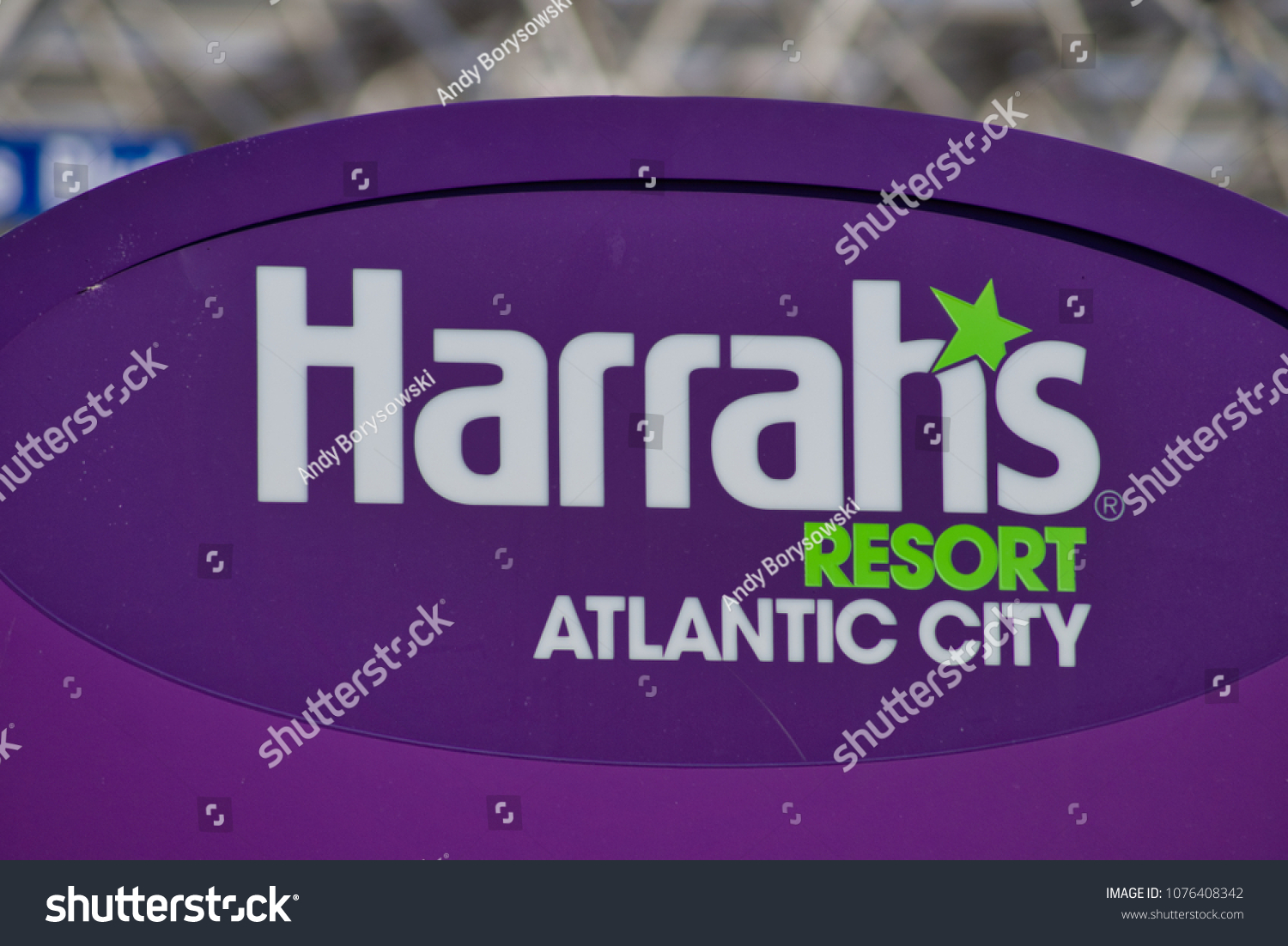 Close View Harrahs Logo On Sign Stock Photo 1076408342 | Shutterstock