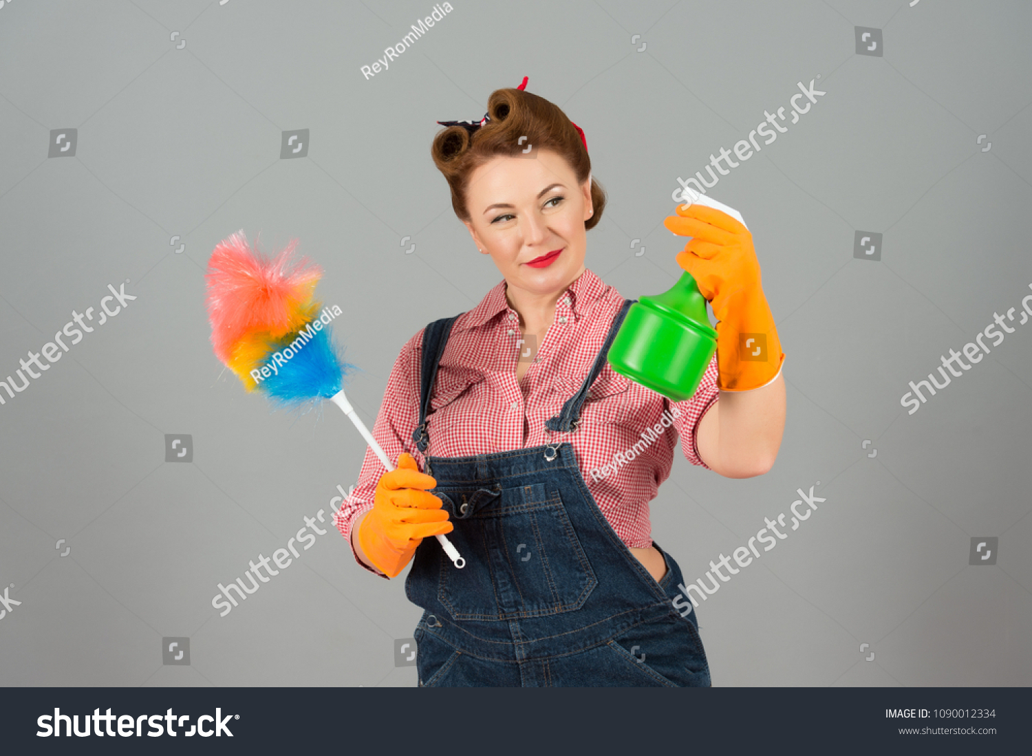 Cleaning Service Pinup Style Cleaning Woman Stock Photo 1090012334 ...