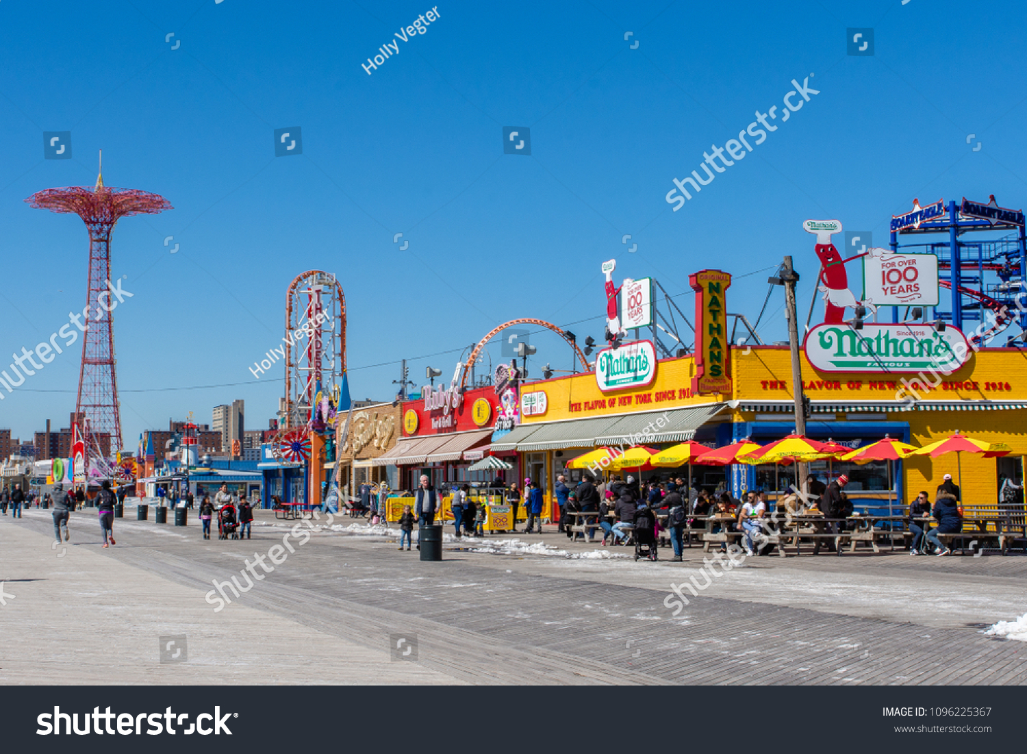 March 24 2018 Iconic Boardwalk Parachute Stock Photo 1096225367 ...