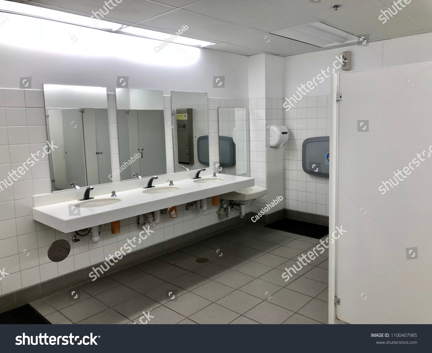 226 Warehouse Restroom Images, Stock Photos & Vectors | Shutterstock