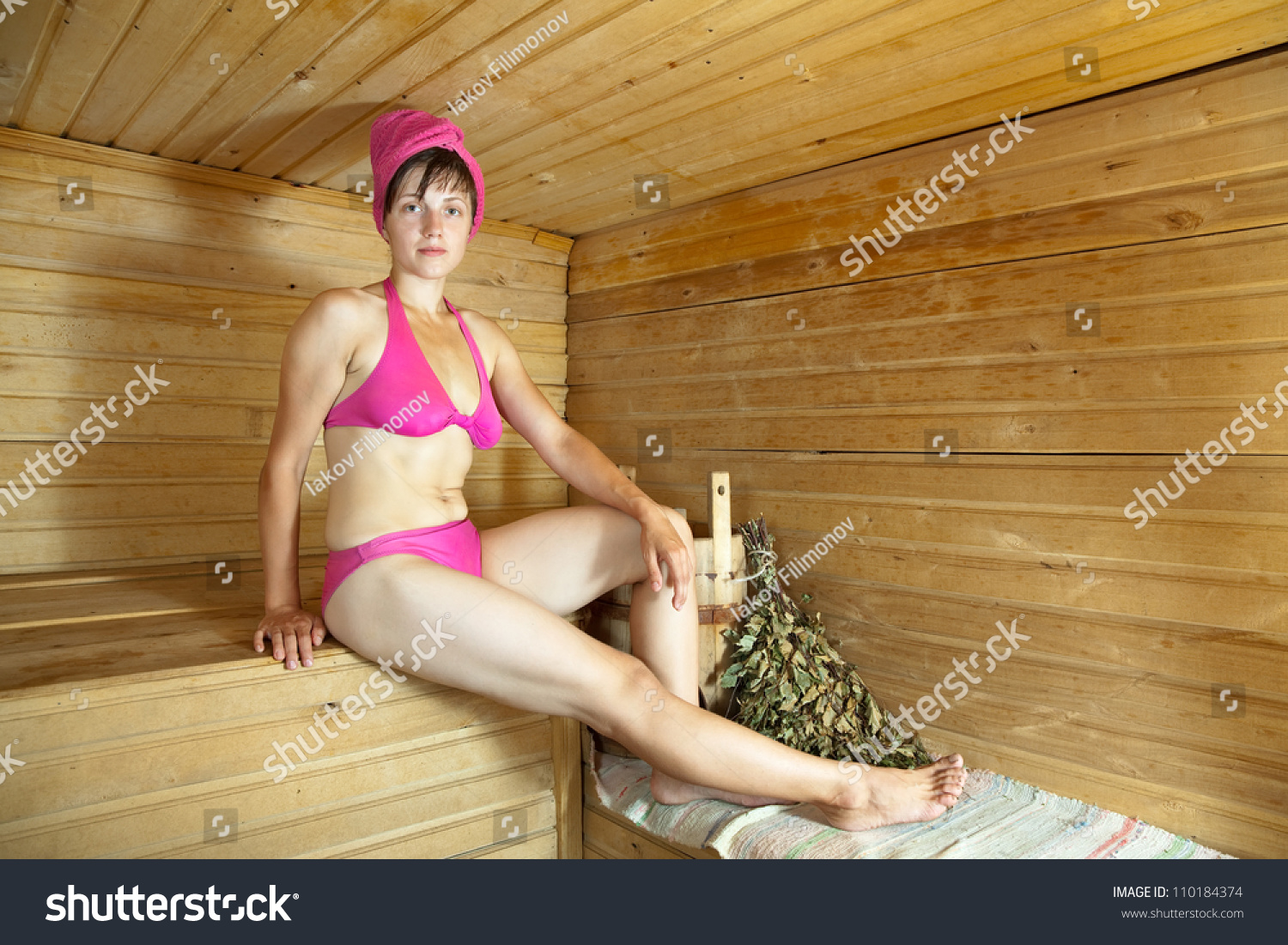 Волосатые общественная баня. Пожилые женщины в сауне. Женская баня. Взрослые женщины в сауне.