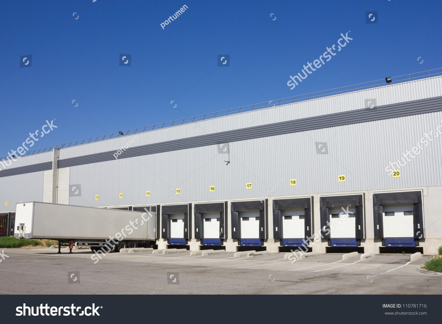 Single Trailer Loading Docks Stock Photo 110781716 | Shutterstock