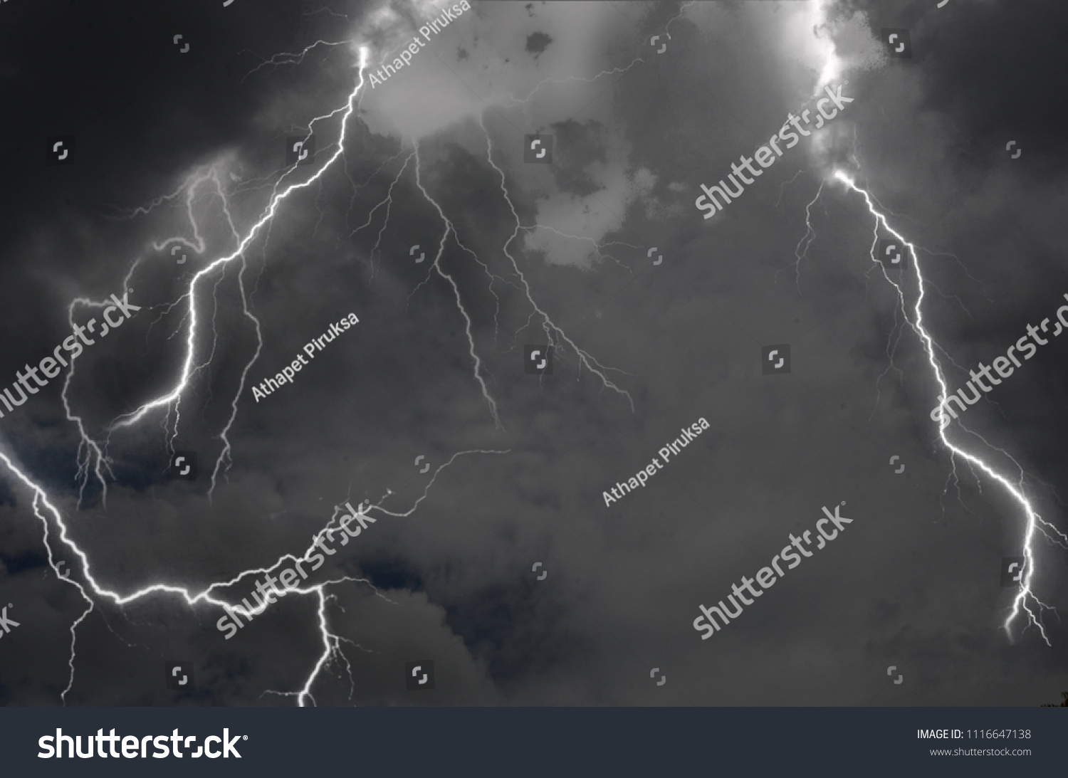 Perfect Lightning Storm Black Clouds High Stock Photo 1116647138 ...