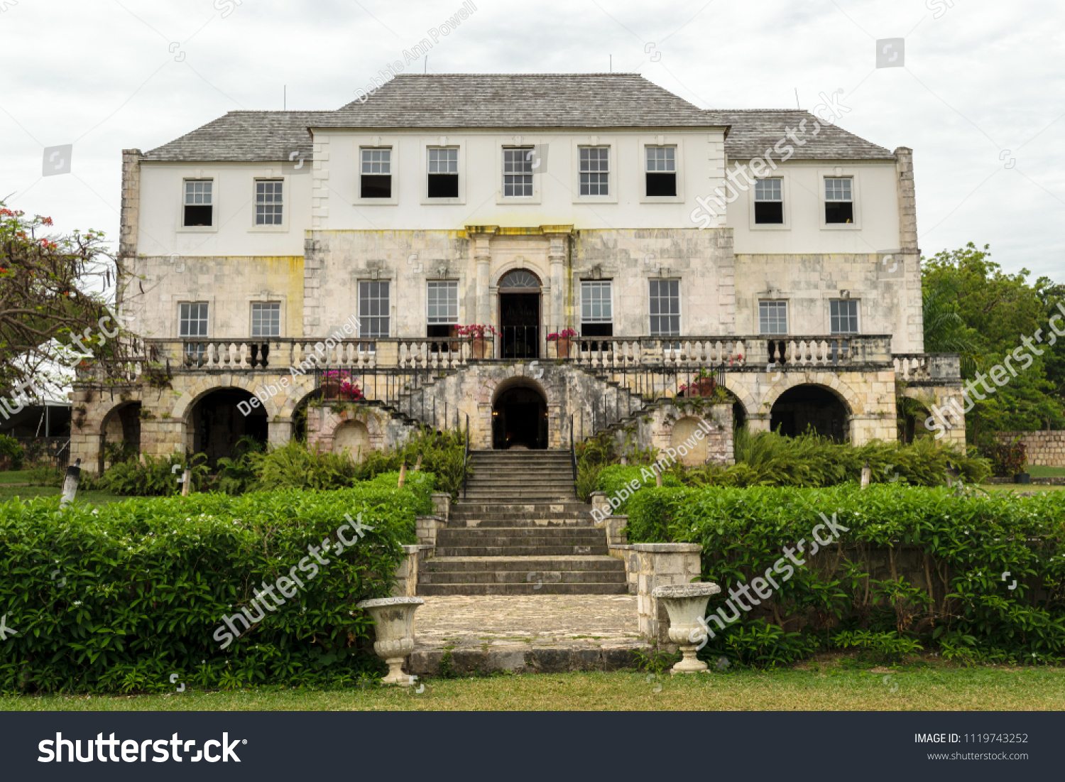 12 960 Im Genes De Rose Hall Im Genes Fotos Y Vectores De Stock   Stock Photo Montego Bay Jamaica June Front View Of The Rose Hall Great House In Montego Bay 1119743252 