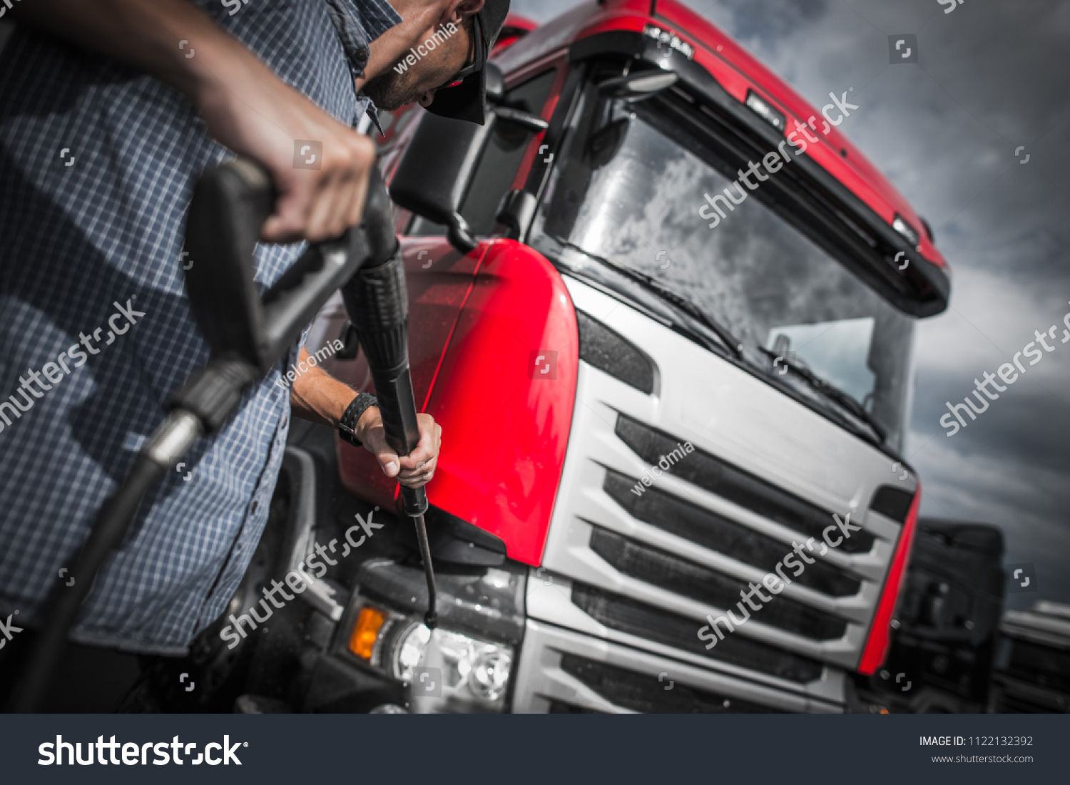 20,062 Truck Cleaning Images, Stock Photos & Vectors | Shutterstock