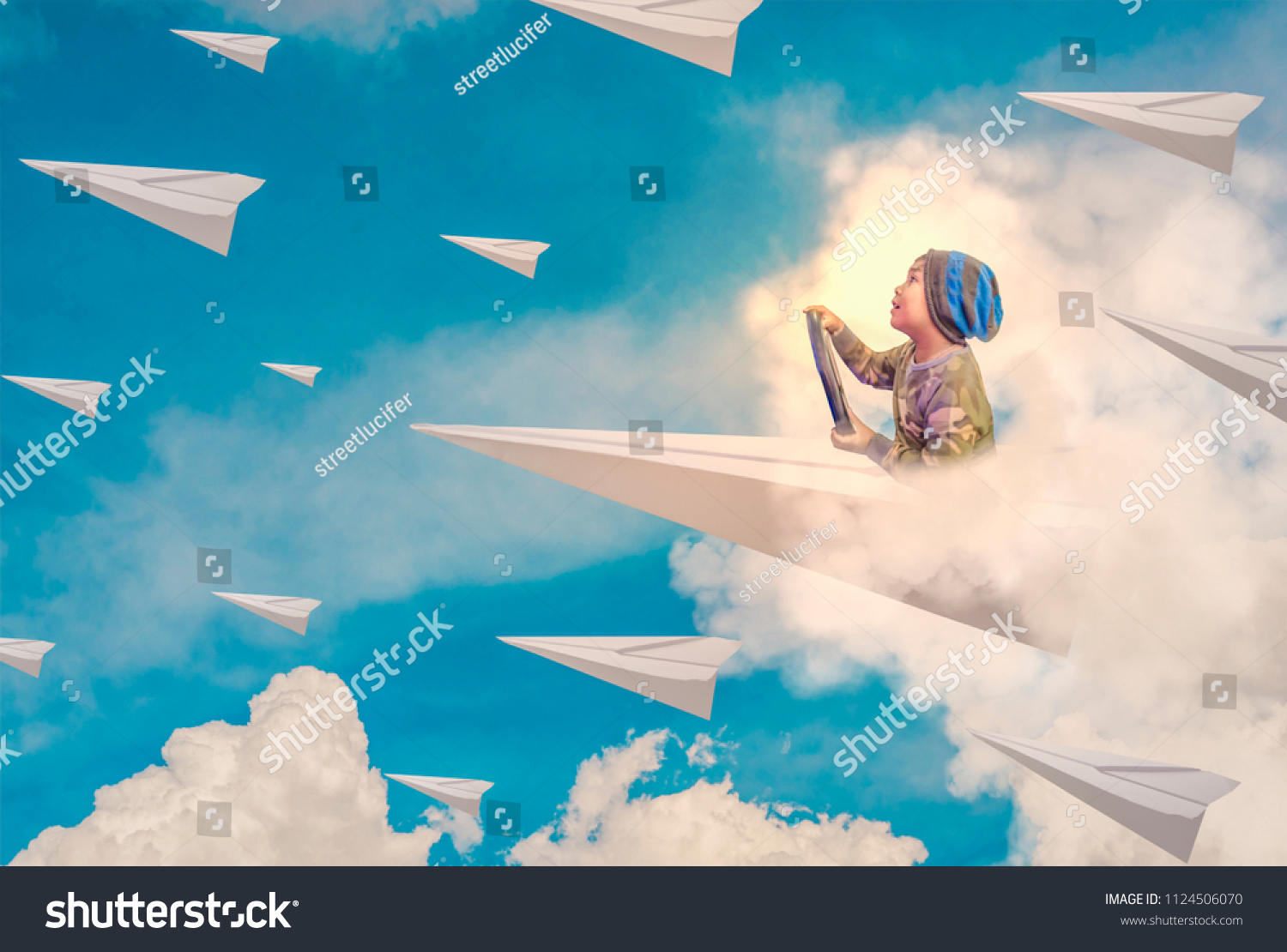 Иллюстрации ребенок на бумажном самолетике