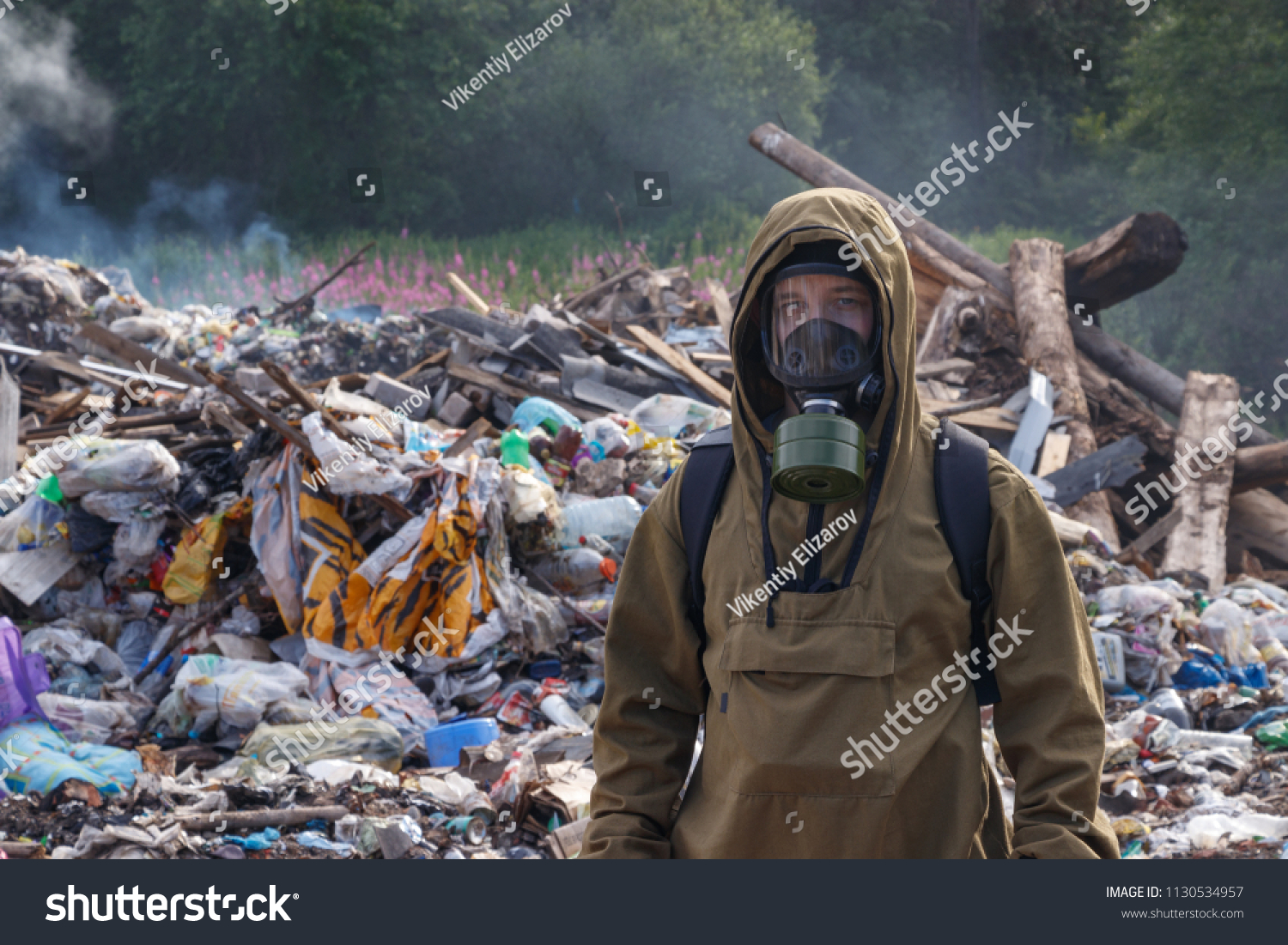 Working Man Gas Mask Against Backdrop Stock Photo 1130534957 | Shutterstock