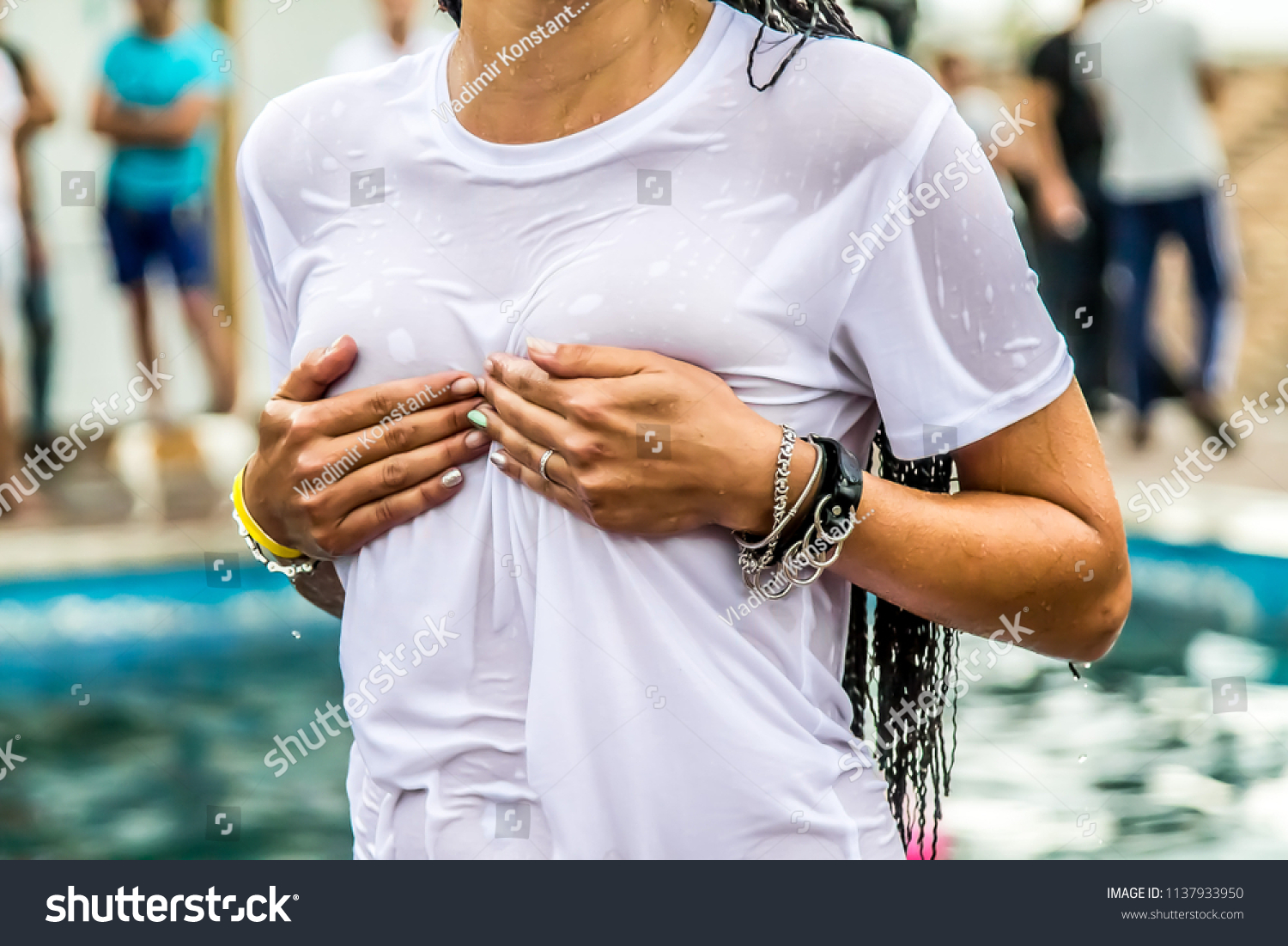 Teens In Wet T Shirt