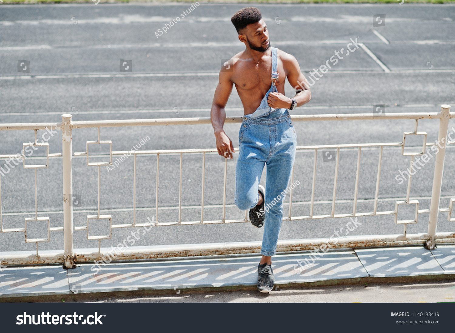 Handsome Sexy African American Bare Torso Stock Photo 1140183419 ...