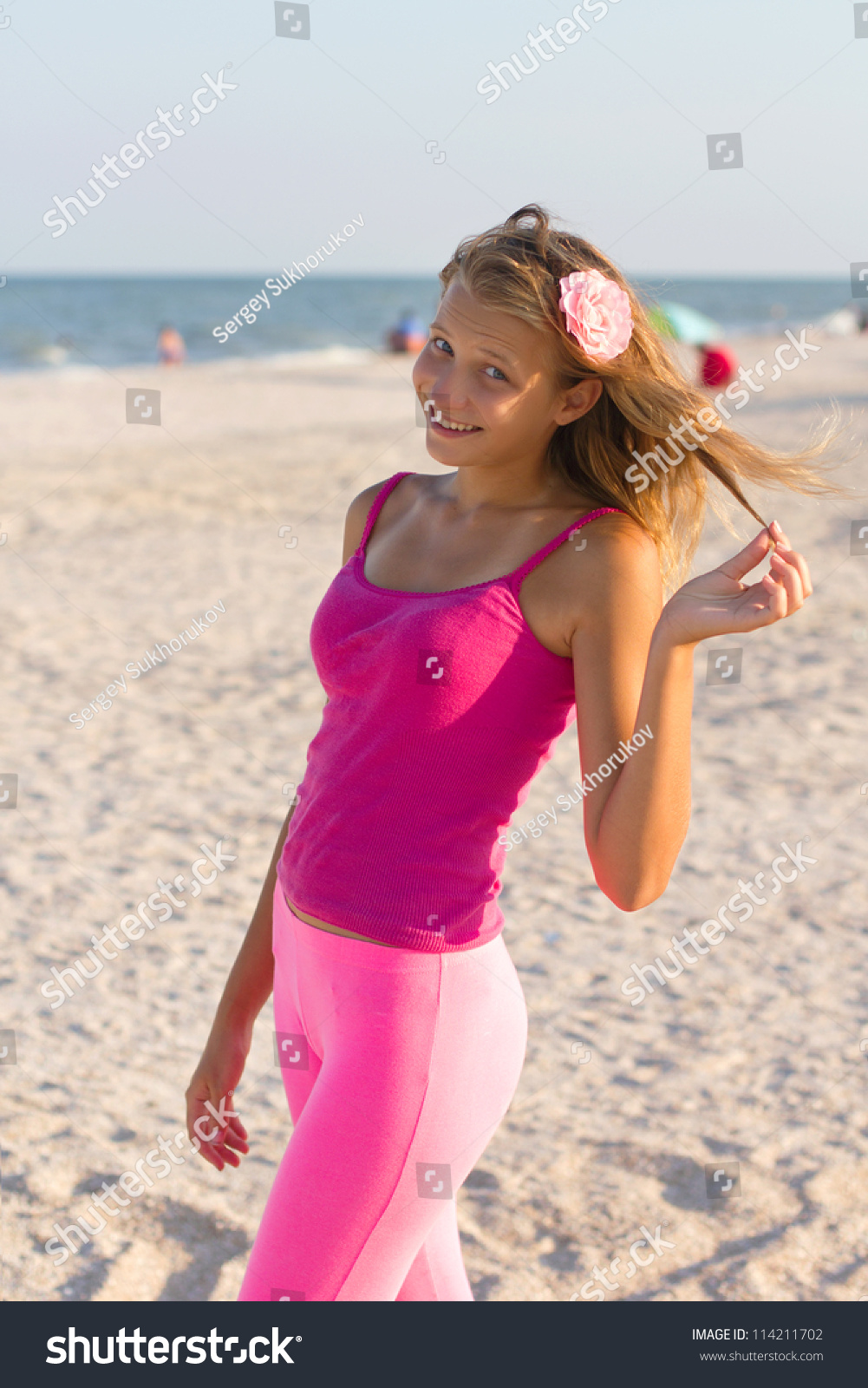 Portrait Cheerful Teen Girl On Beach 스톡 사진 114211702 Shutterstock