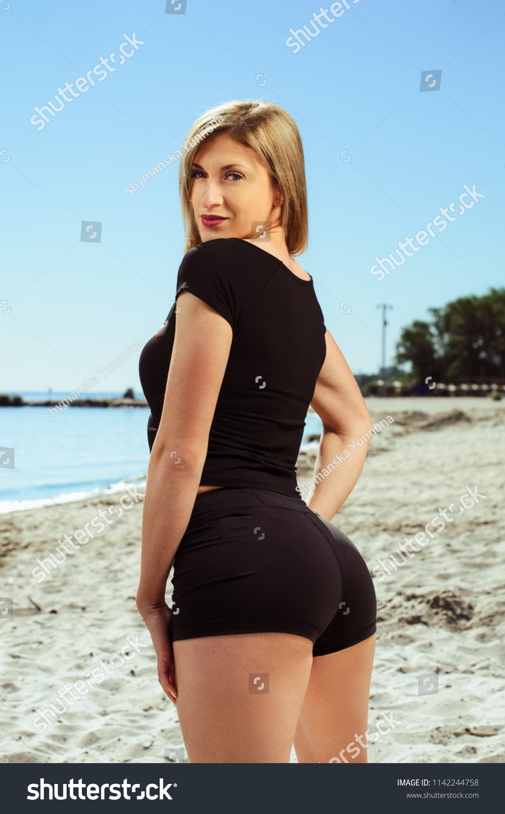 Girl With Beautiful Ass