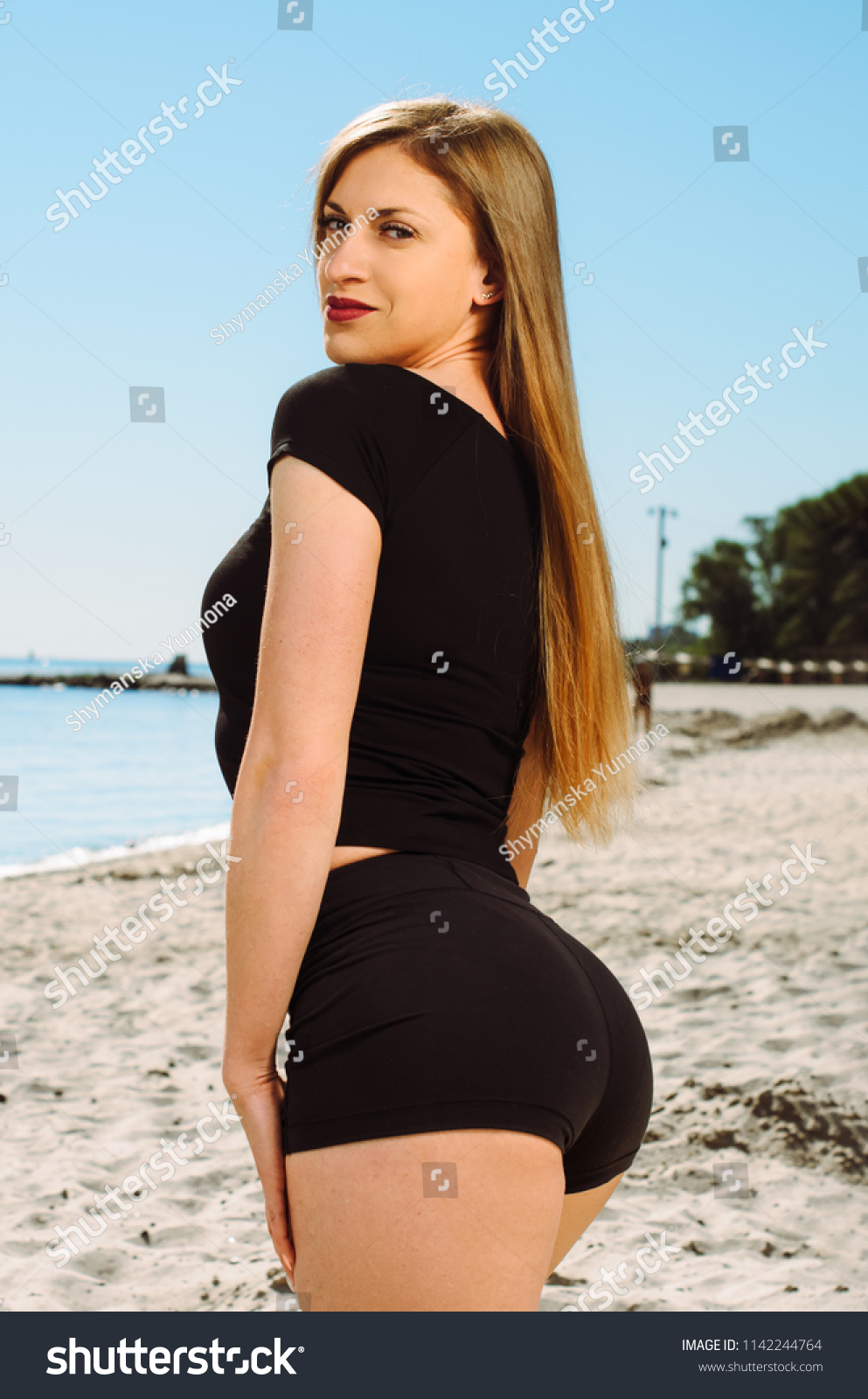 Girl With Beautiful Ass