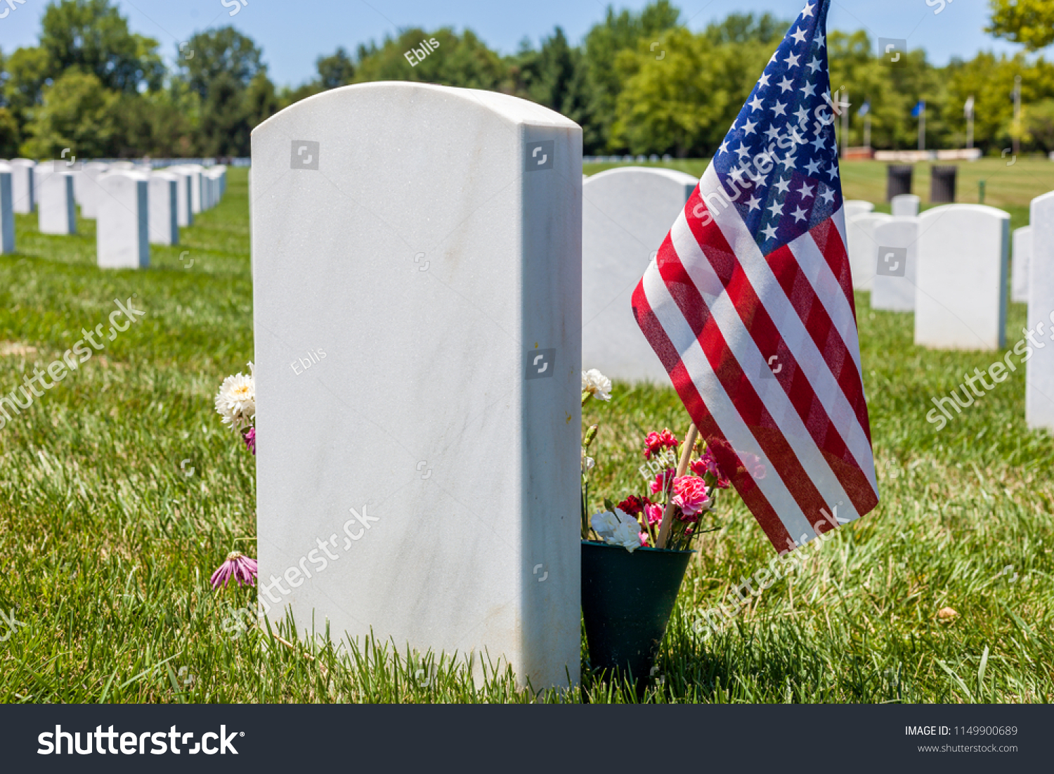 United States National Flag White Headstones Stock Photo 1149900689 ...