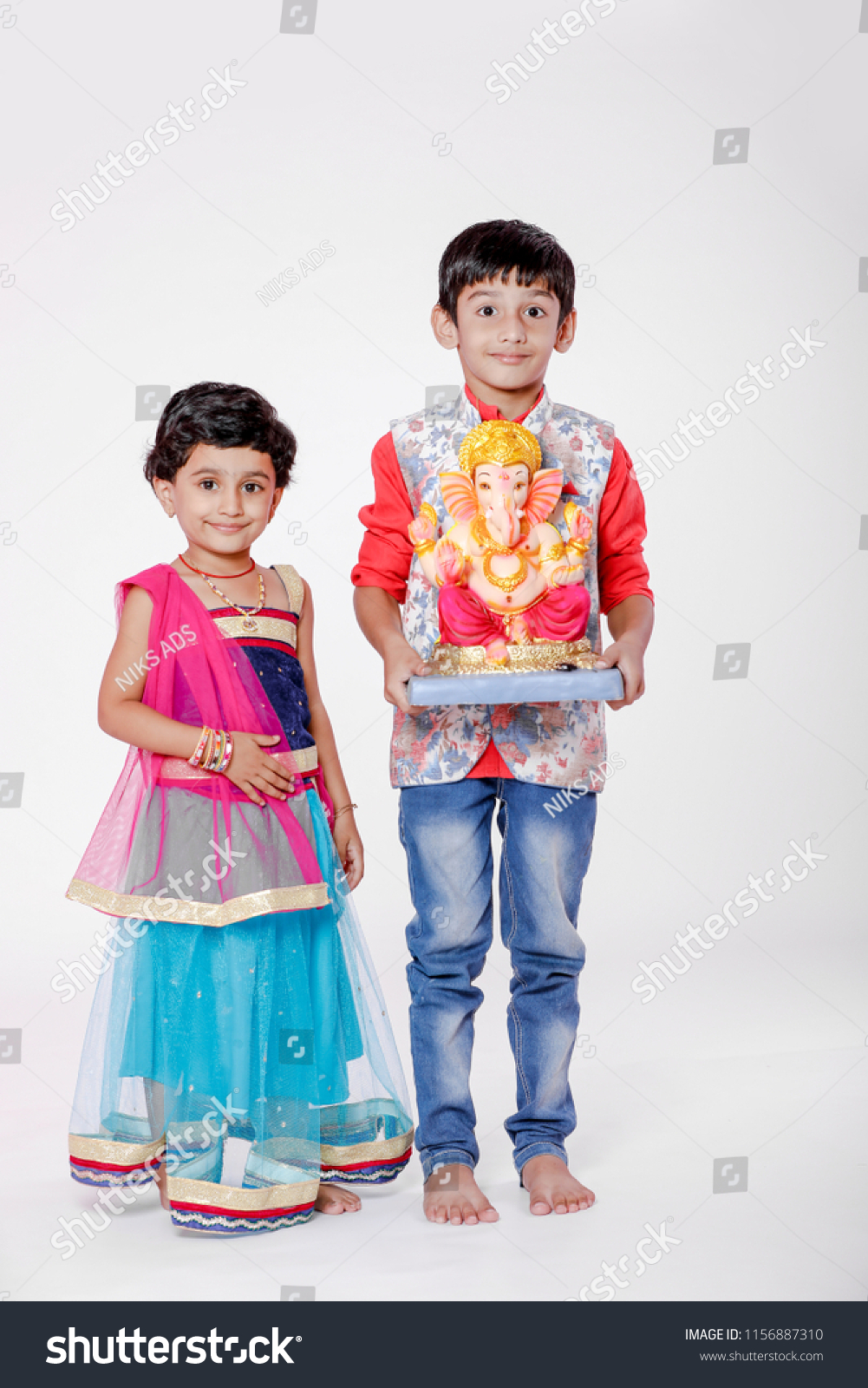 Little Indian Children Lord Ganesha Praying Stock Photo 1156887310 ...