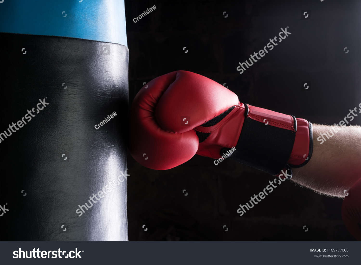 gloves for hitting heavy bag