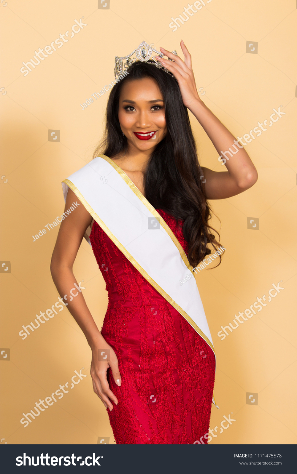 Miss Beauty Pageant Queen Contest Asian Stock Photo 1171475578 ...