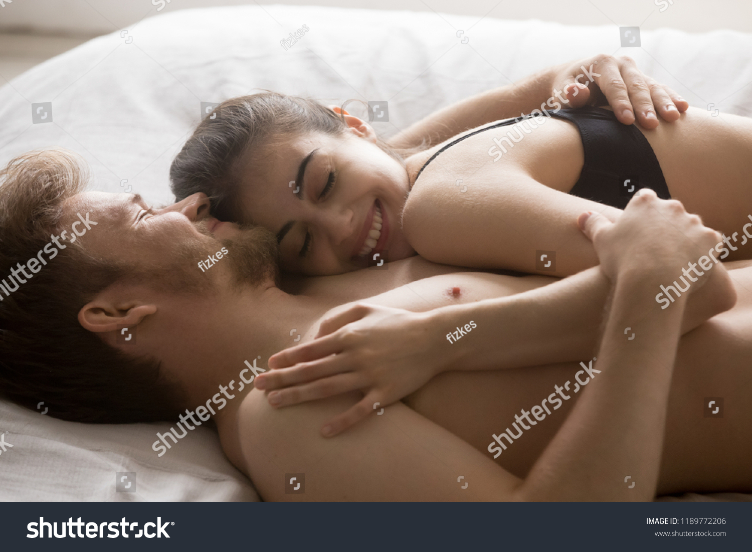 Close Young Newlyweds Naked Couple Love Stock Photo 1189772206 Shutterstock