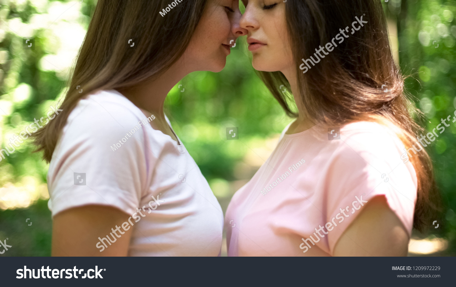 Gorgeous Lesbian Teens