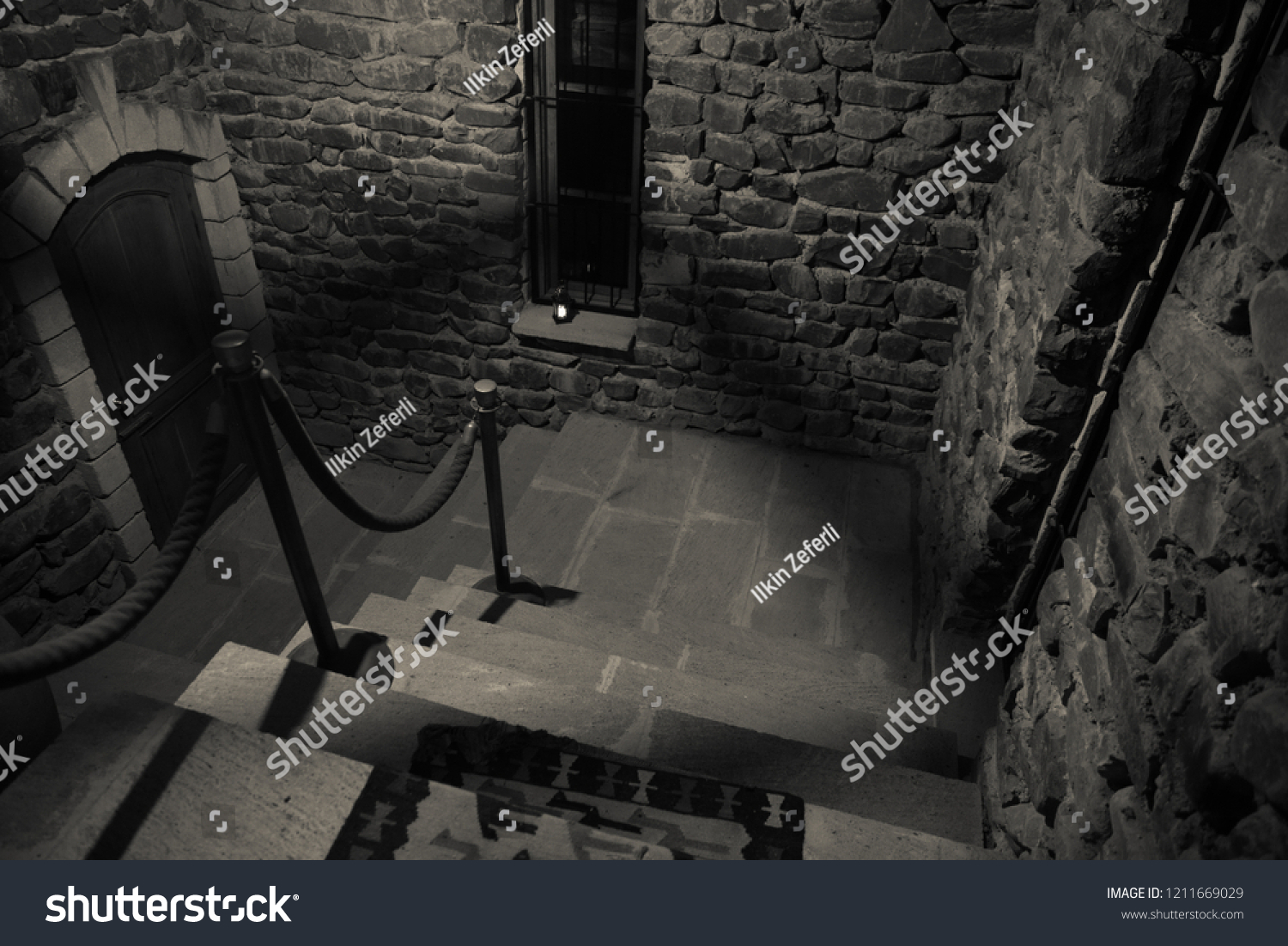 Inside Old Creepy Abandoned Mansion Staircase Stock Photo 1211669029 ...