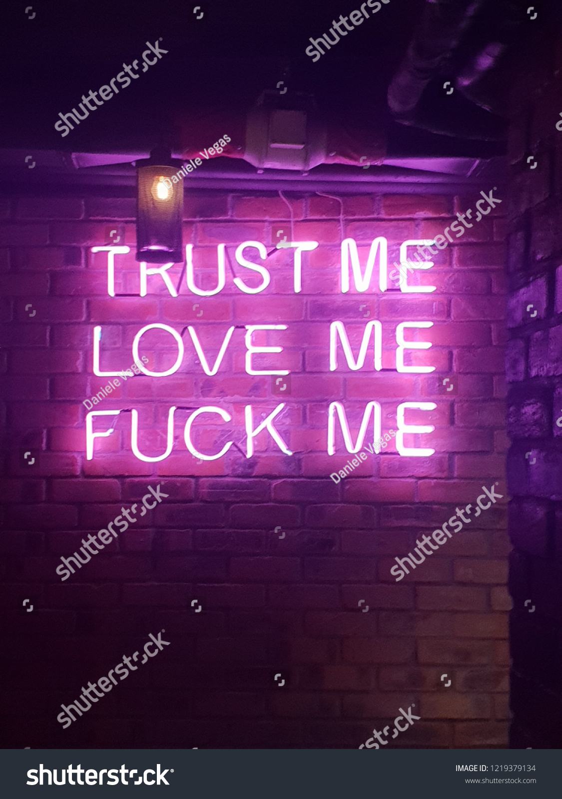 ネオンサイン ライト｛TRUST ME LOVE ME FUCKME｝ピンク irosin.gov.ph