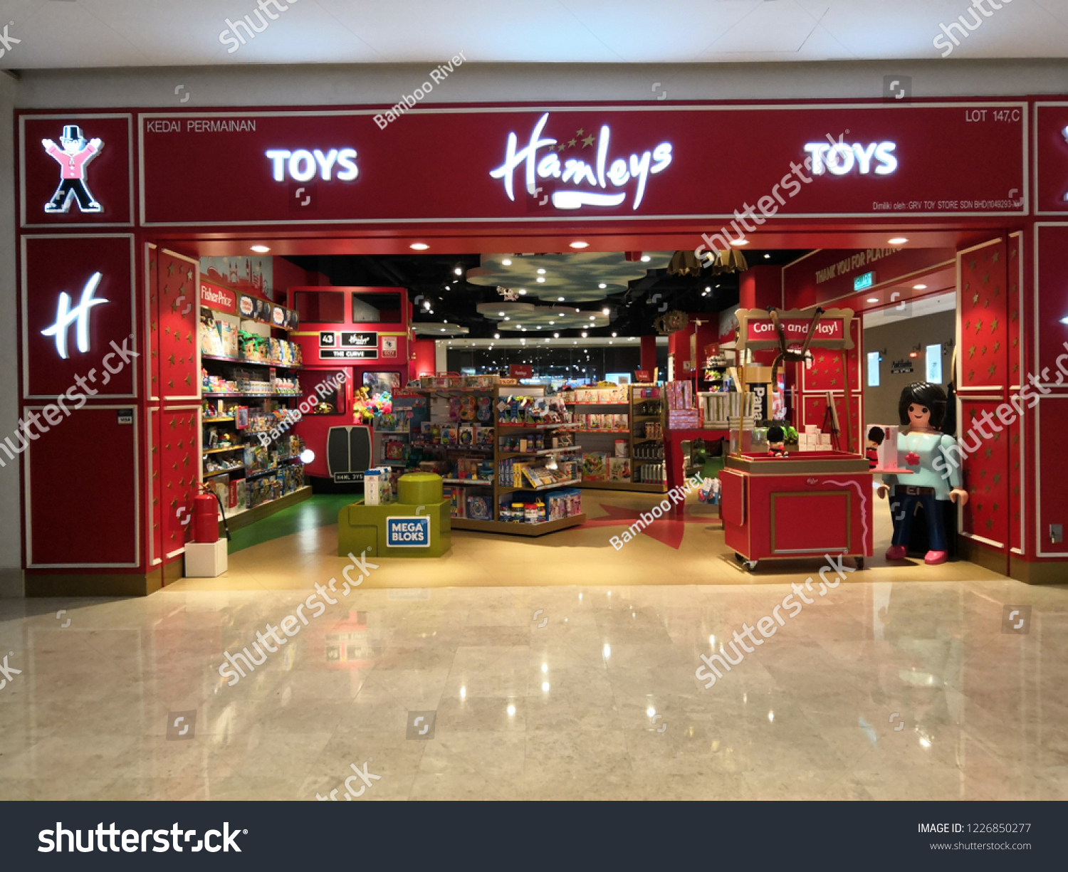 hamleys лондон